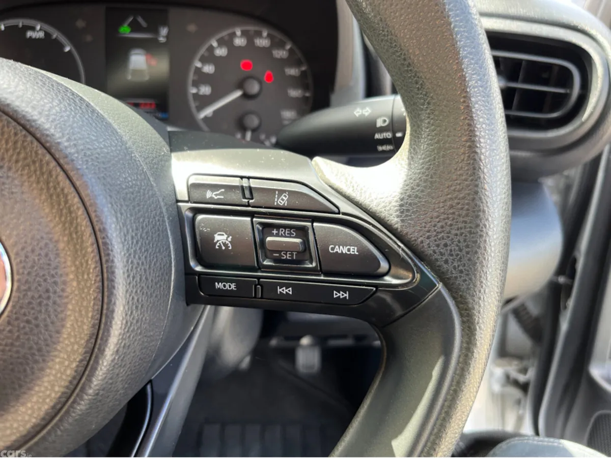 Toyota Yaris Hatchback, Petrol Hybrid, 2022, Silver
