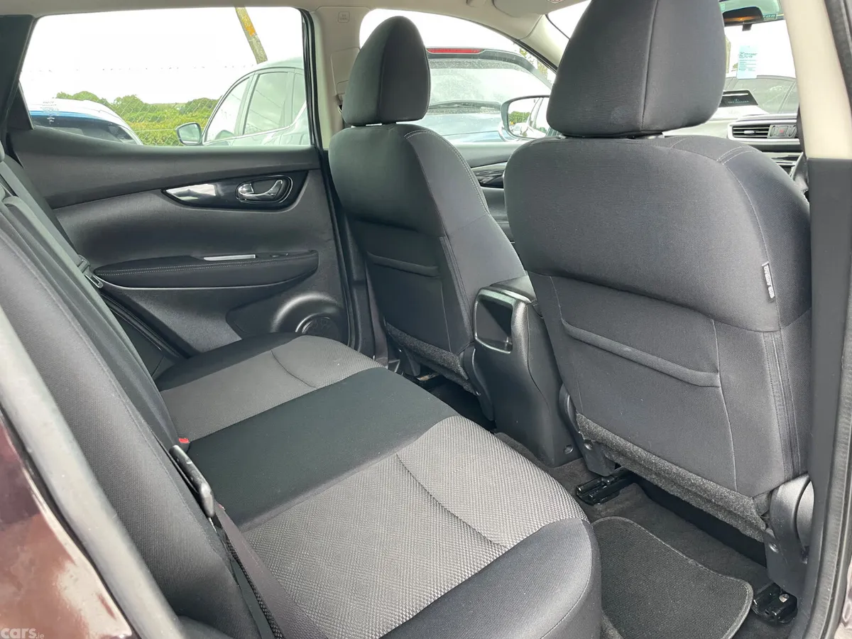 Nissan Qashqai Hatchback, Petrol, 2014, Black