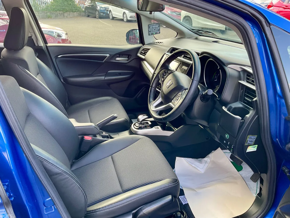 Honda Fit Hatchback, Petrol Hybrid, 2019, Blue