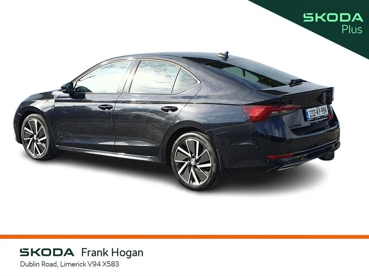 Skoda Octavia Saloon, Diesel, 2023, Black
