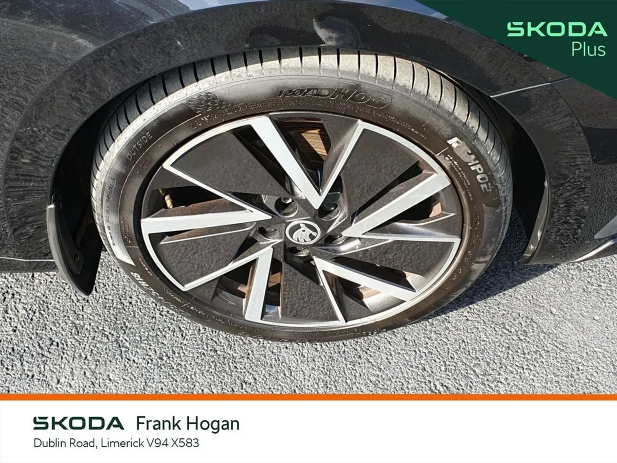 Skoda Octavia Saloon, Diesel, 2023, Black