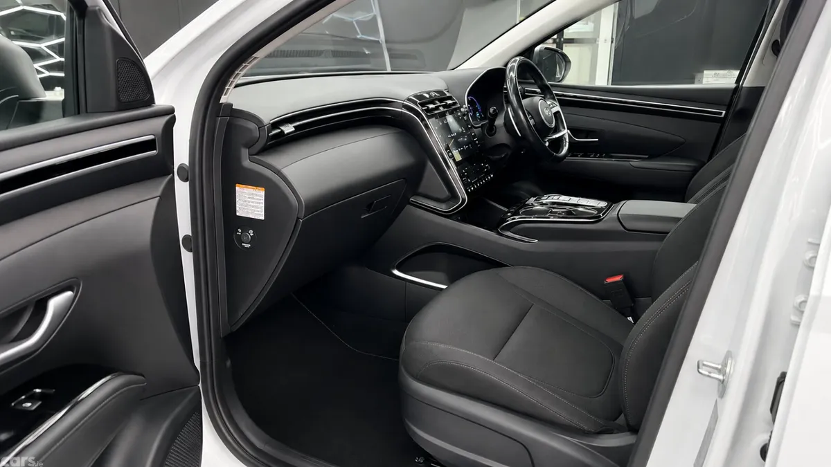 Hyundai Tucson SUV, Petrol Hybrid, 2022, White
