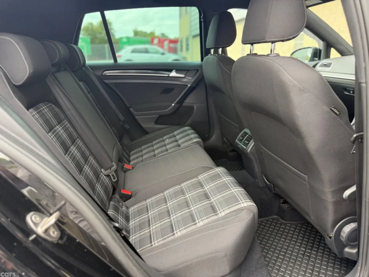 Volkswagen Golf Hatchback, Diesel, 2016, Black