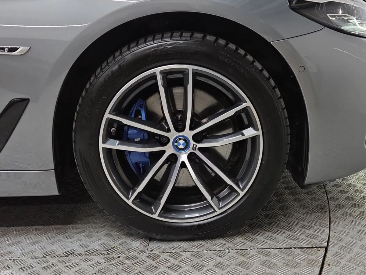 BMW 5-Series Estate, Petrol Plug-in Hybrid, 2023, Grey