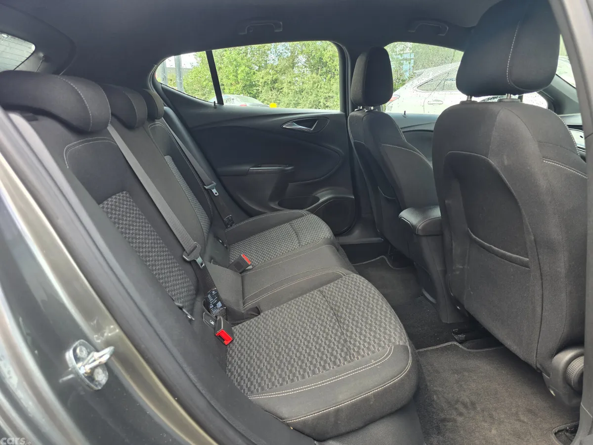 Opel Astra Hatchback, Petrol, 2017, Grey