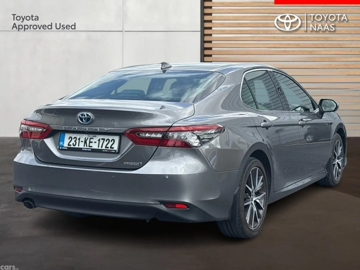 Toyota Camry Saloon, Petrol Hybrid, 2023, Silver