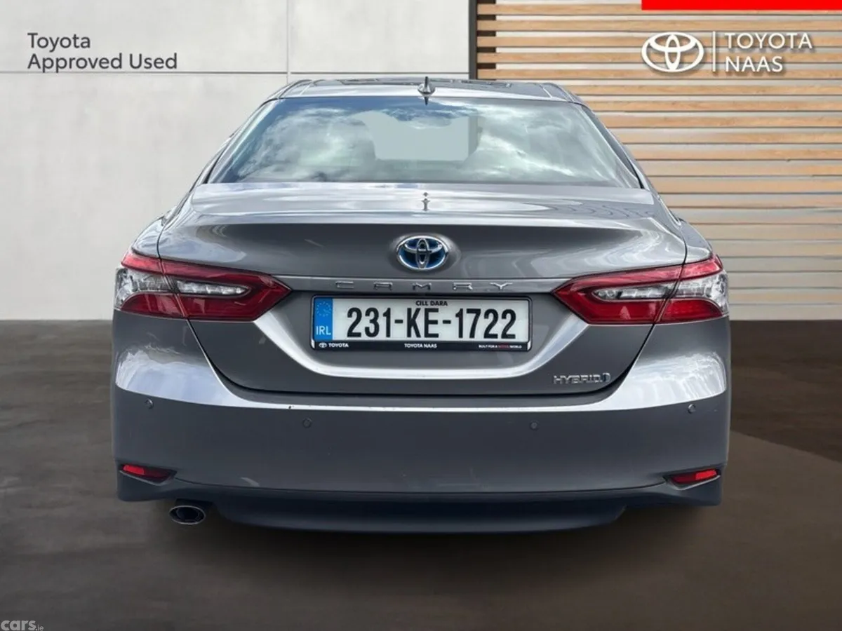 Toyota Camry Saloon, Petrol Hybrid, 2023, Silver