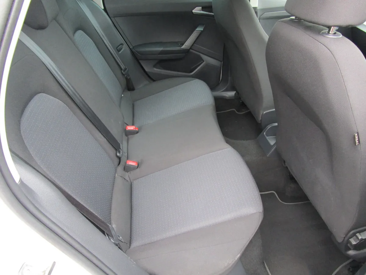 SEAT Arona SUV, Petrol, 2023, White