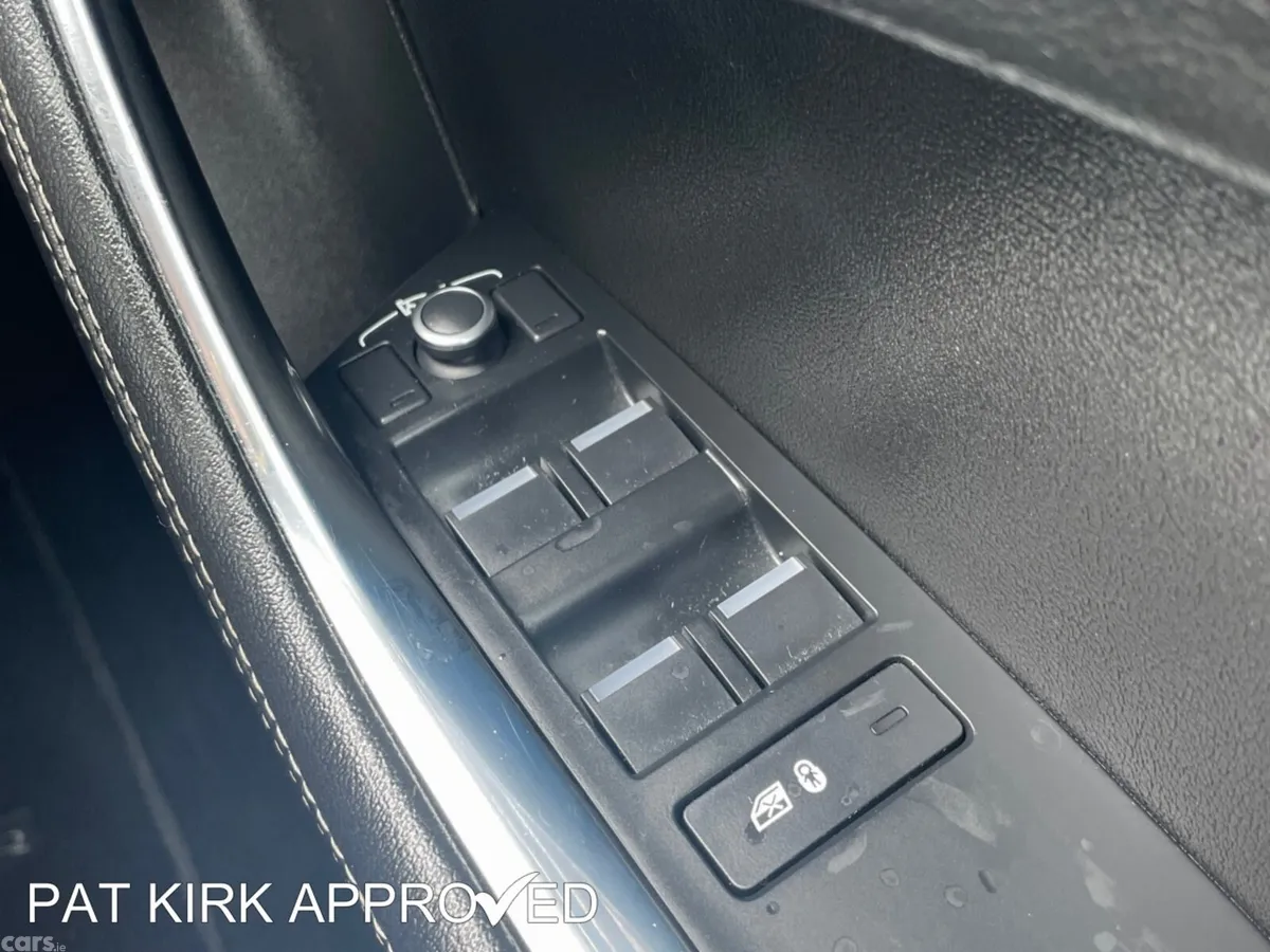 Jaguar XE Saloon, Diesel, 2020, Blue