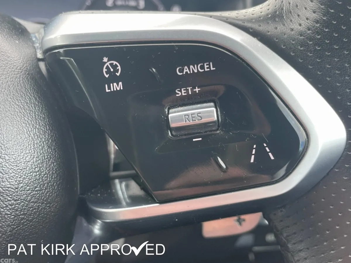 Jaguar XE Saloon, Diesel, 2020, Blue