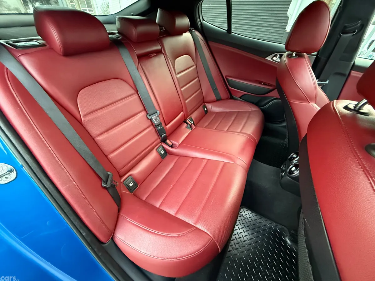 Kia Stinger Hatchback, Diesel, 2018, Blue