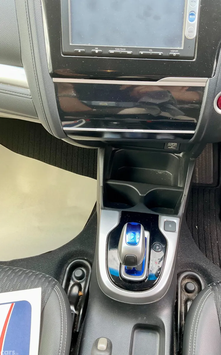 Honda Fit Hatchback, Petrol Hybrid, 2015, Silver