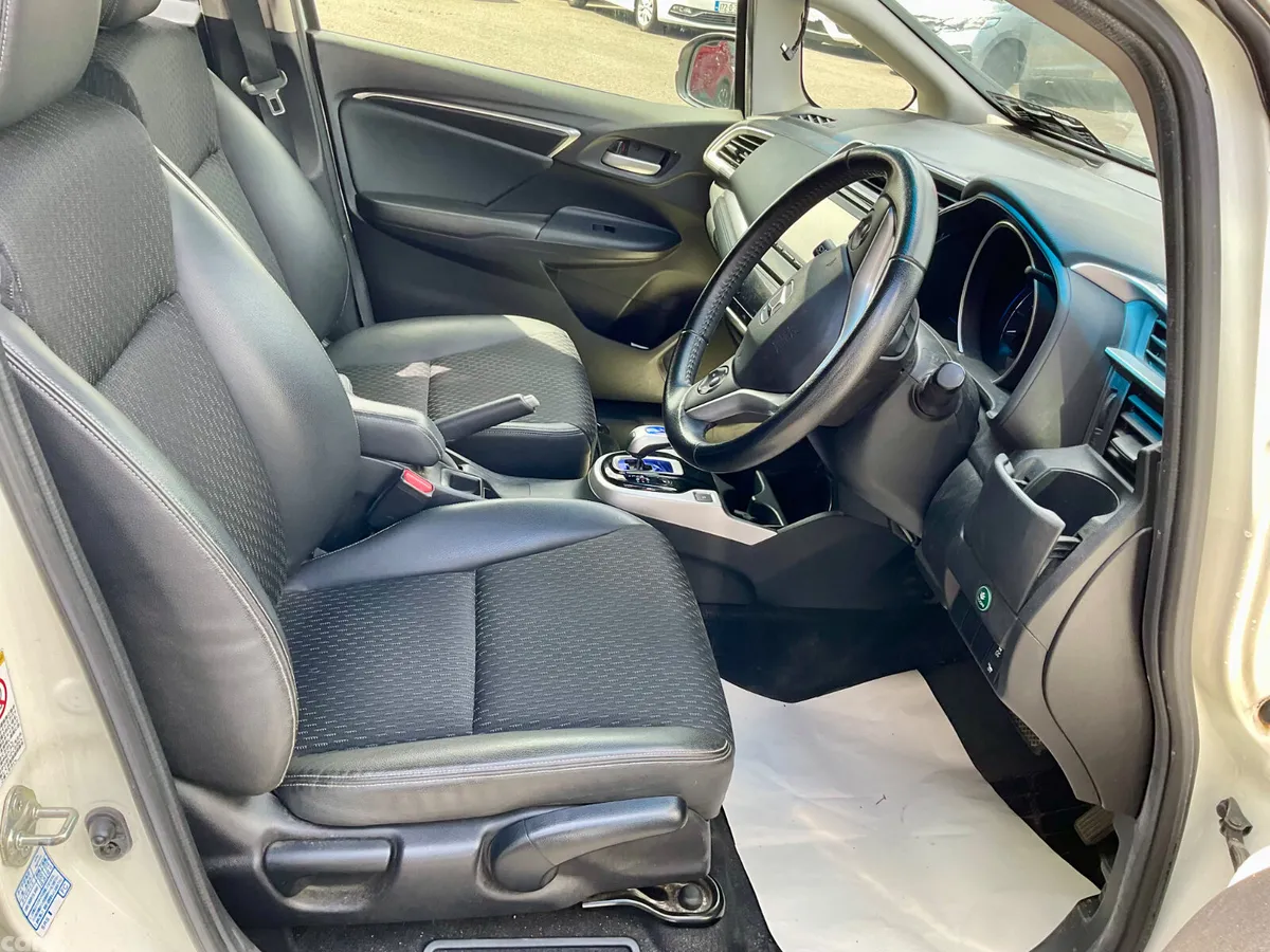 Honda Fit Hatchback, Petrol Hybrid, 2015, White