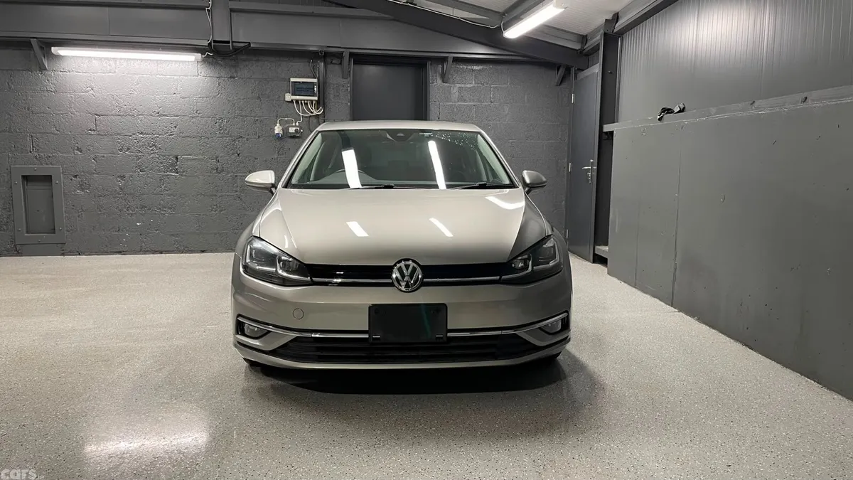 Volkswagen Golf Hatchback, Petrol, 2017, Silver