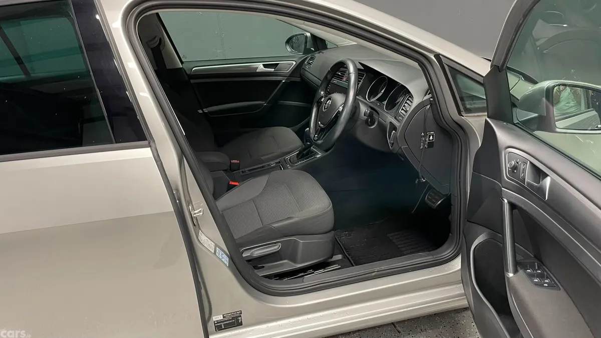 Volkswagen Golf Hatchback, Petrol, 2017, Silver