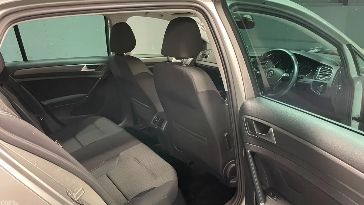 Volkswagen Golf Hatchback, Petrol, 2017, Silver