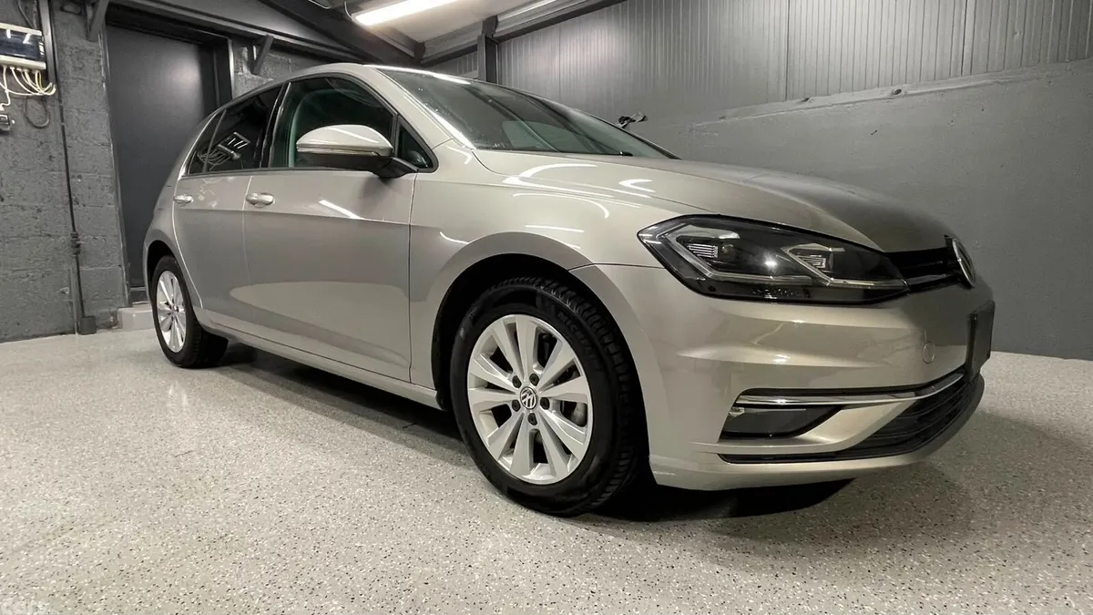 Volkswagen Golf Hatchback, Petrol, 2017, Silver