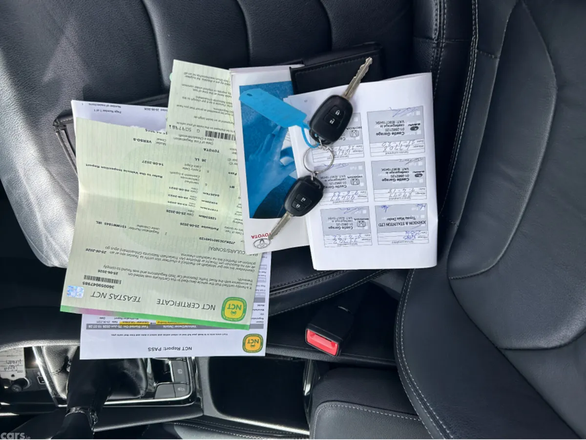 Toyota Verso-S MPV, Petrol, 2015, Silver