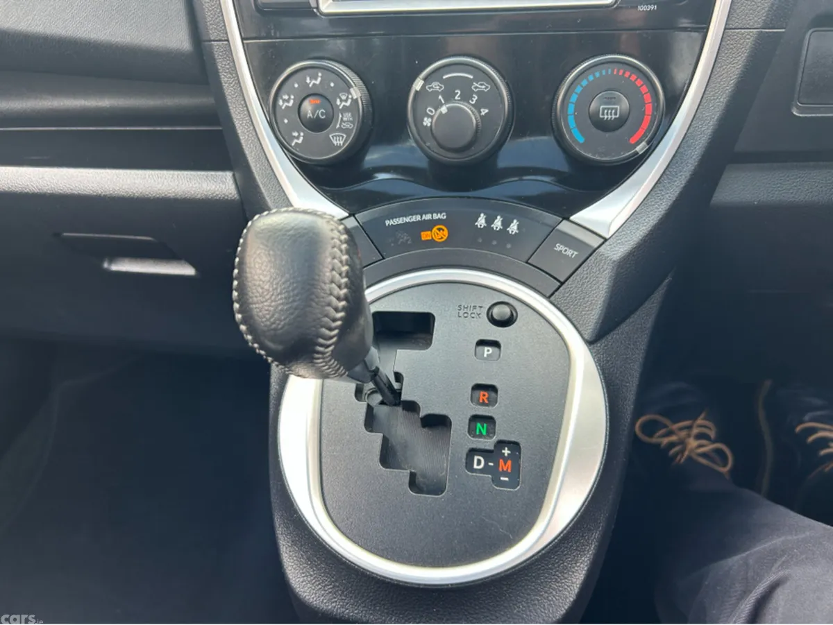 Toyota Verso-S MPV, Petrol, 2015, Silver