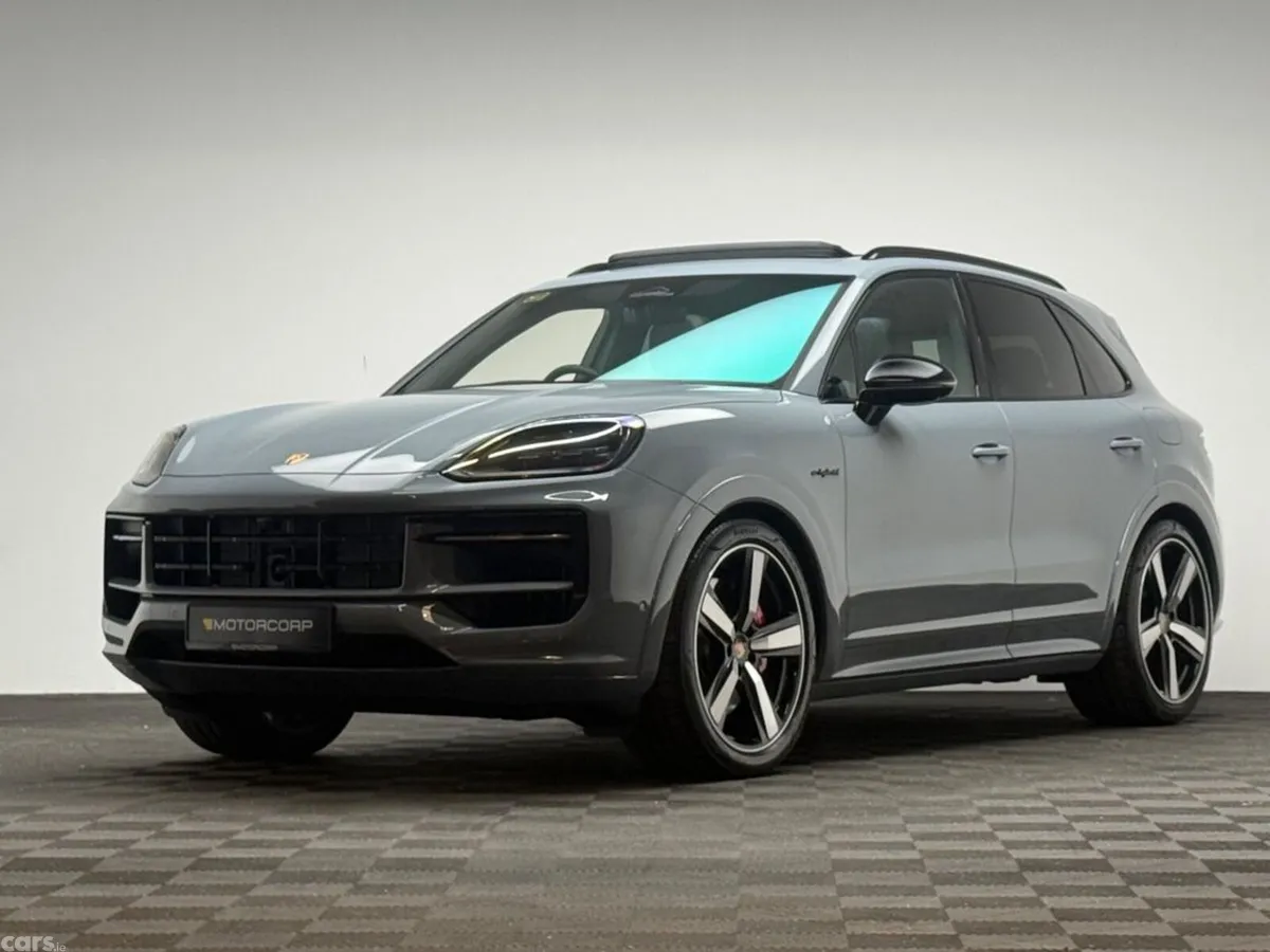 Porsche Cayenne SUV, Petrol Plug-in Hybrid, 2026, Grey