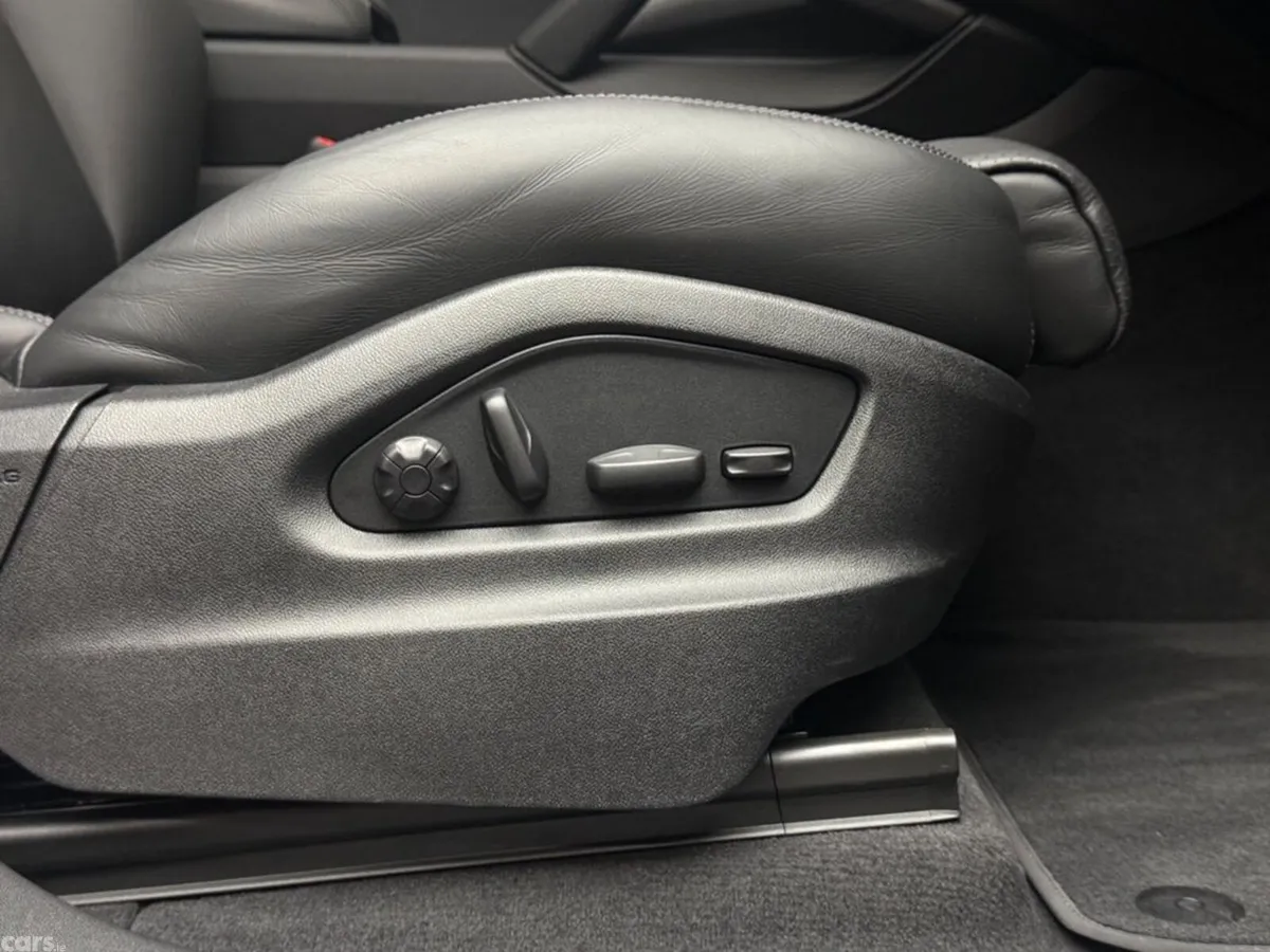 Porsche Cayenne SUV, Petrol Plug-in Hybrid, 2026, Grey