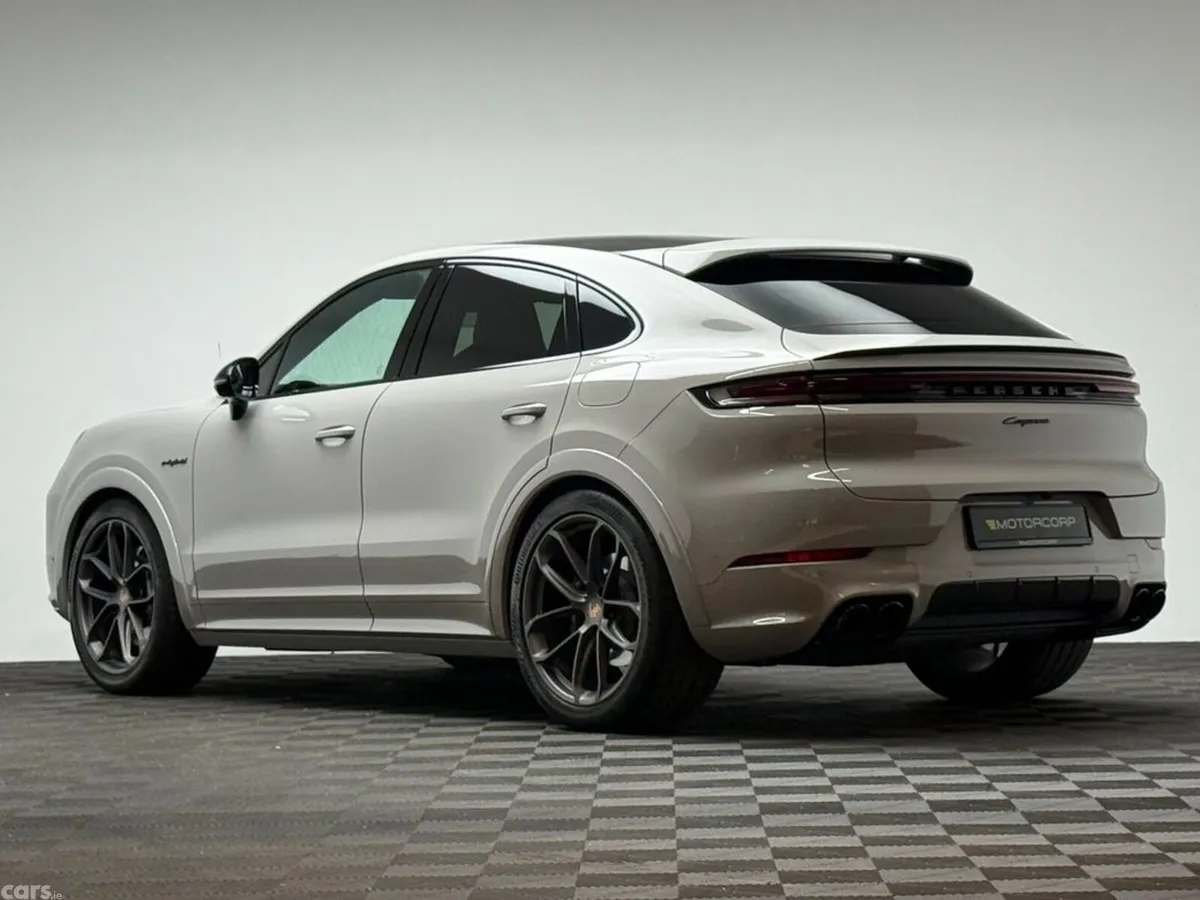 Porsche Cayenne Coupe, Petrol Plug-in Hybrid, 2026, Grey