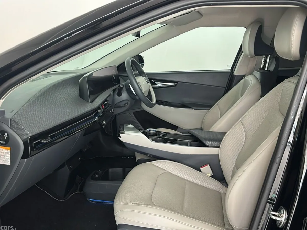Kia EV6 MPV, Electric, 2024, Black