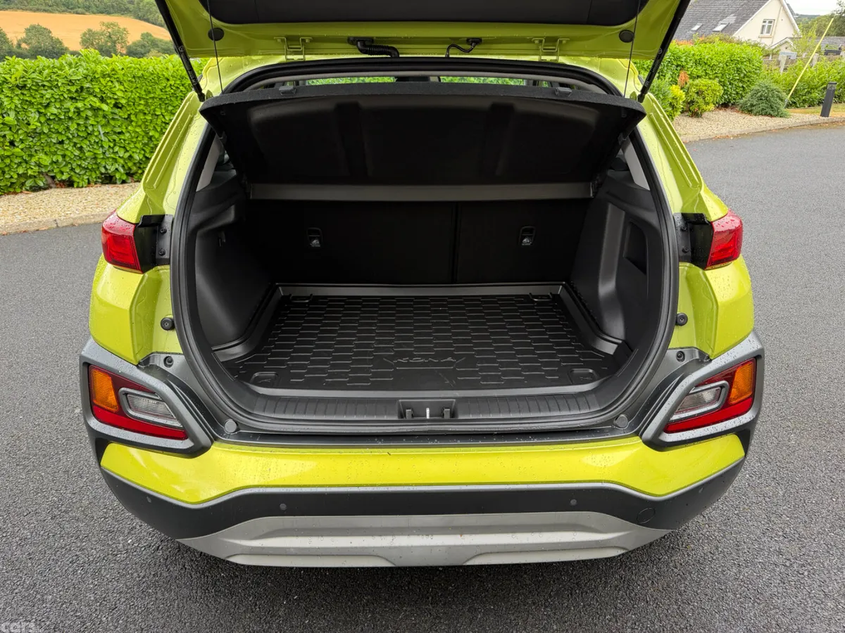 Hyundai KONA MPV, Petrol, 2020, Green
