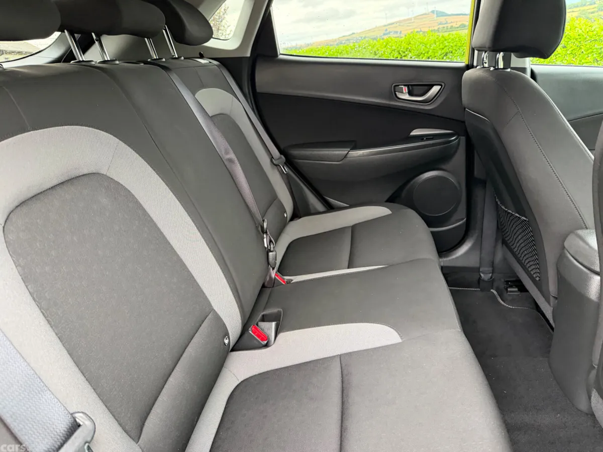 Hyundai KONA MPV, Petrol, 2020, Green