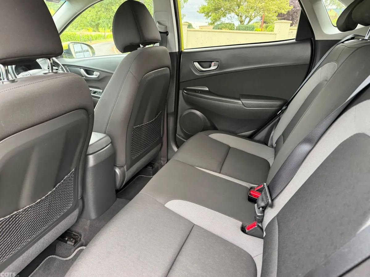 Hyundai KONA MPV, Petrol, 2020, Green