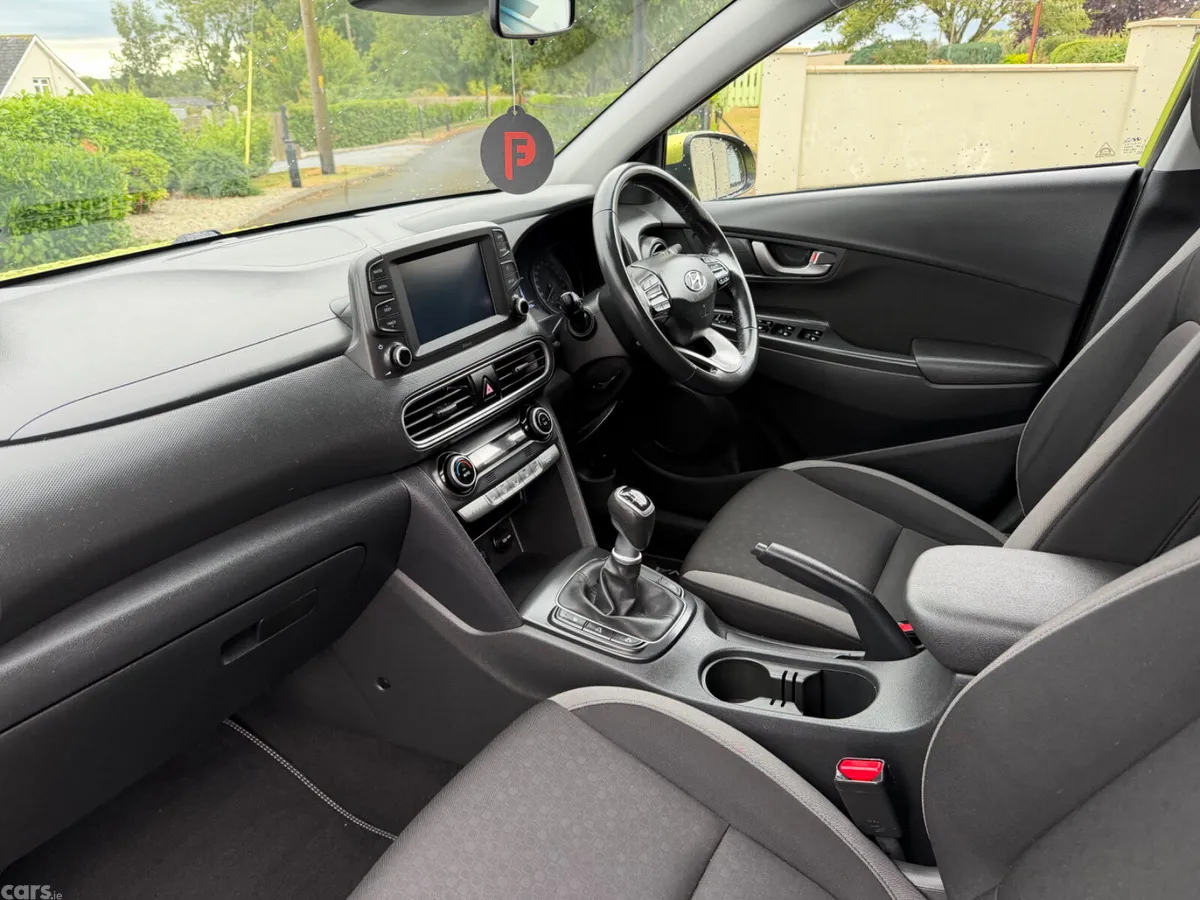 Hyundai KONA MPV, Petrol, 2020, Green