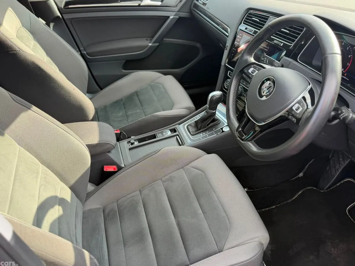 Volkswagen Golf Hatchback, Petrol, 2018, Red