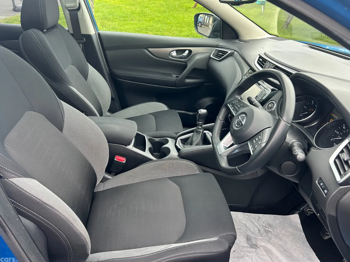 Nissan Qashqai Hatchback, Diesel, 2018, Blue