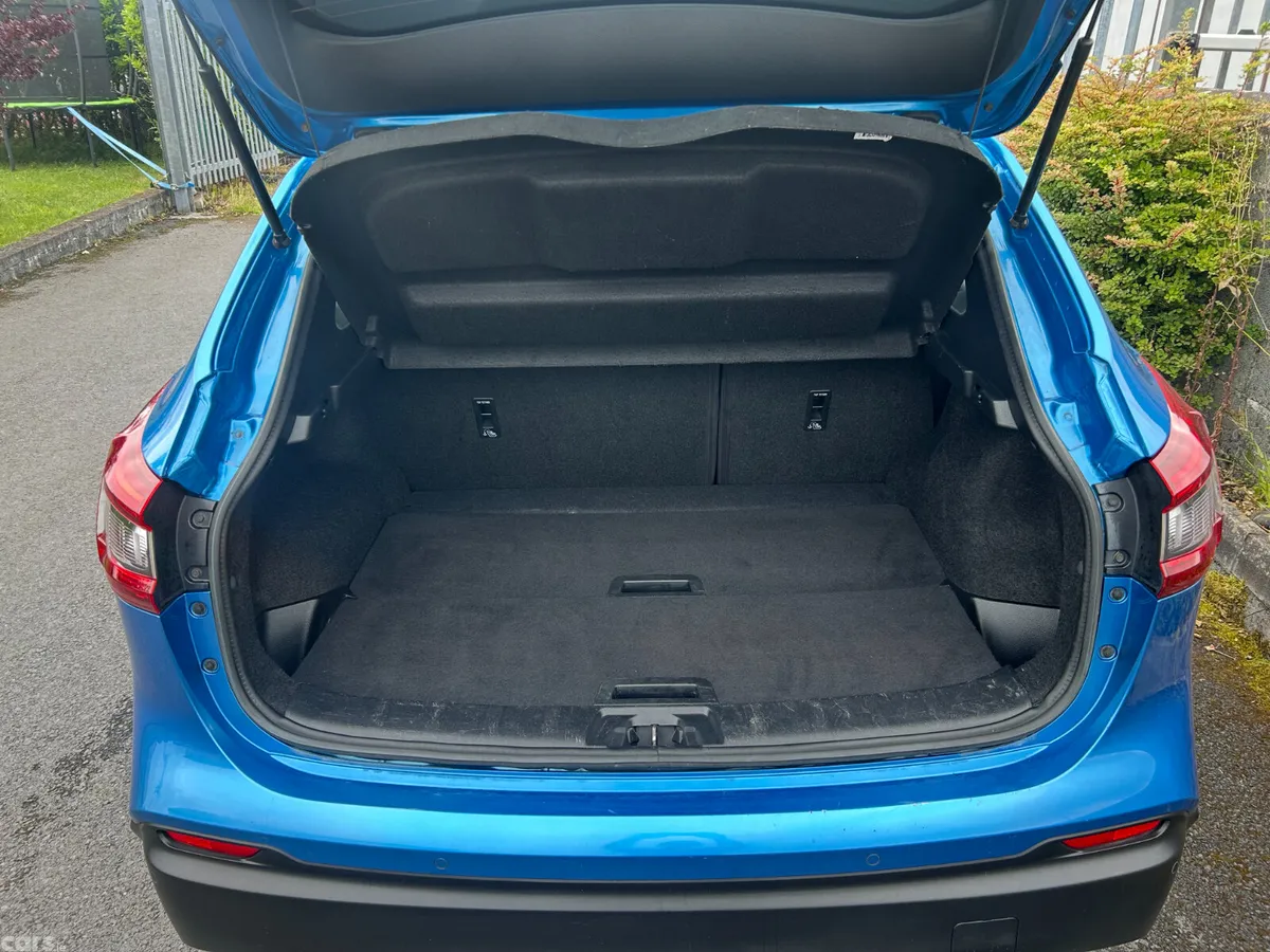 Nissan Qashqai Hatchback, Diesel, 2018, Blue