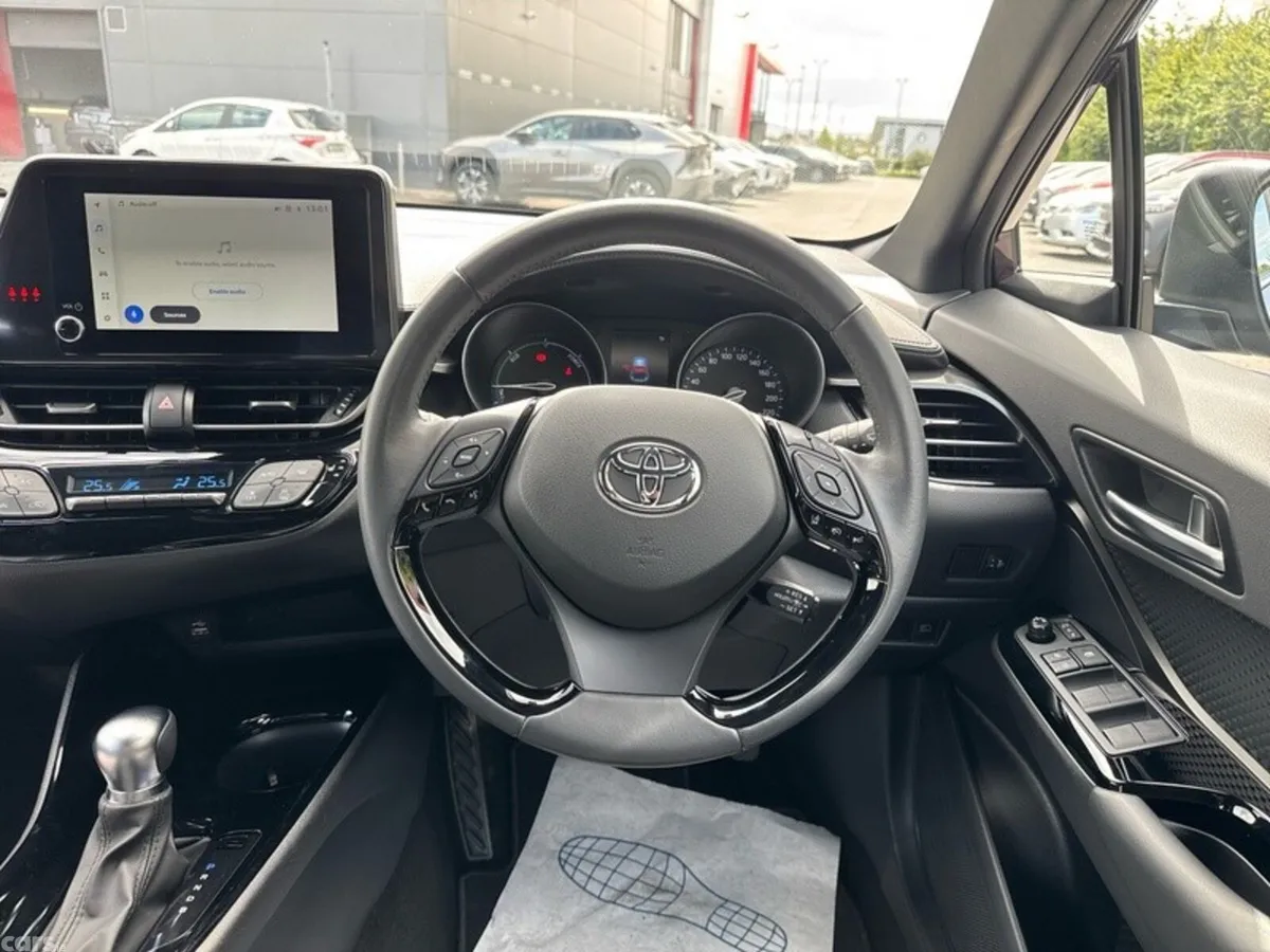 Toyota C-HR SUV, Petrol Hybrid, 2023, Purple