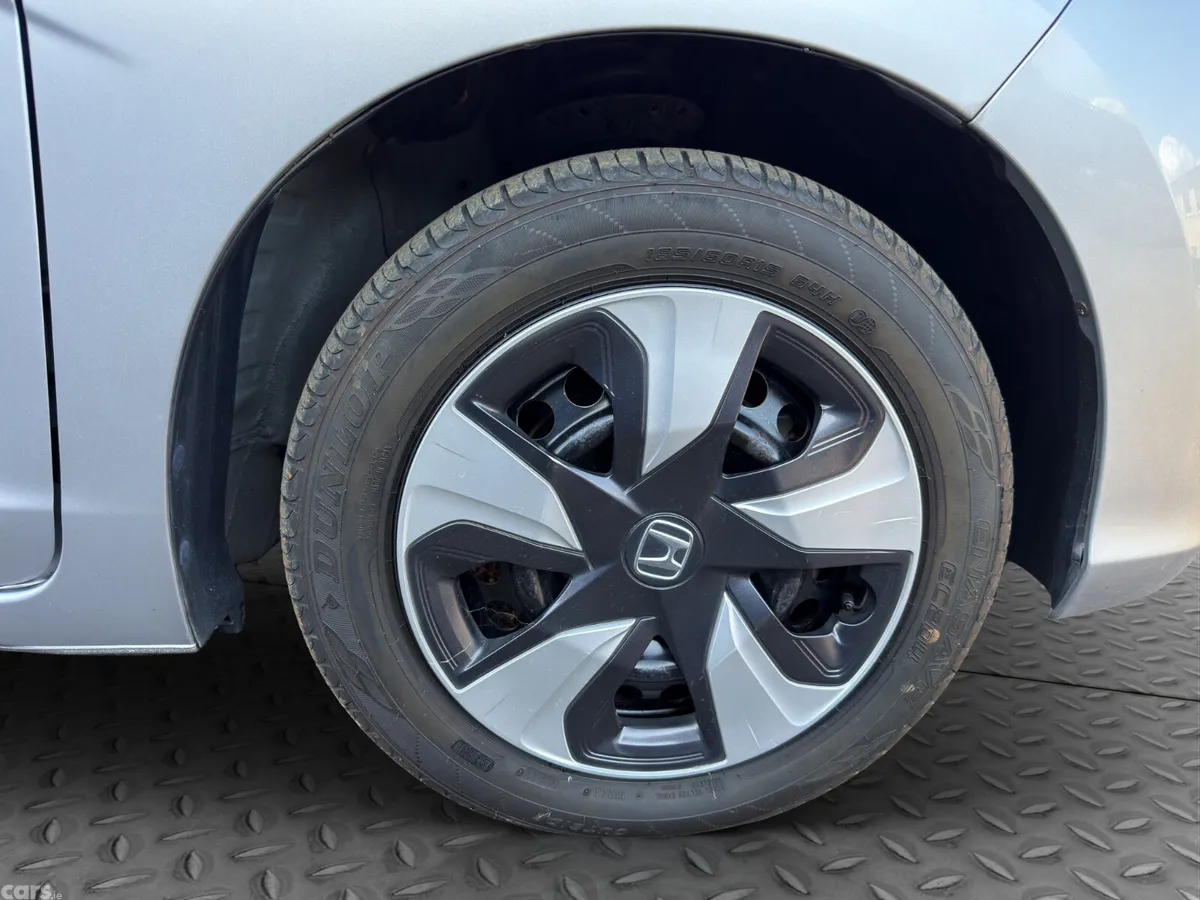 Honda Fit Hatchback, Petrol Hybrid, 2018, Silver
