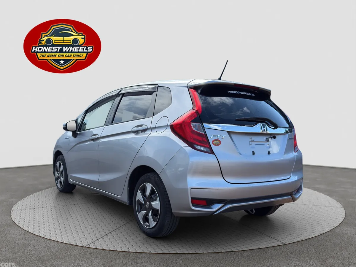 Honda Fit Hatchback, Petrol Hybrid, 2018, Silver