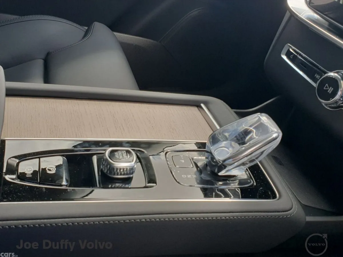 Volvo XC90 SUV, Petrol Plug-in Hybrid, 2026, Silver