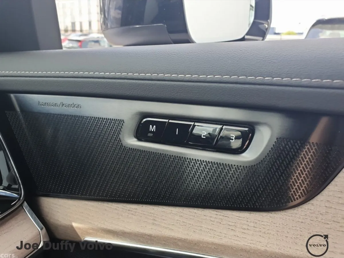 Volvo XC90 SUV, Petrol Plug-in Hybrid, 2026, Silver