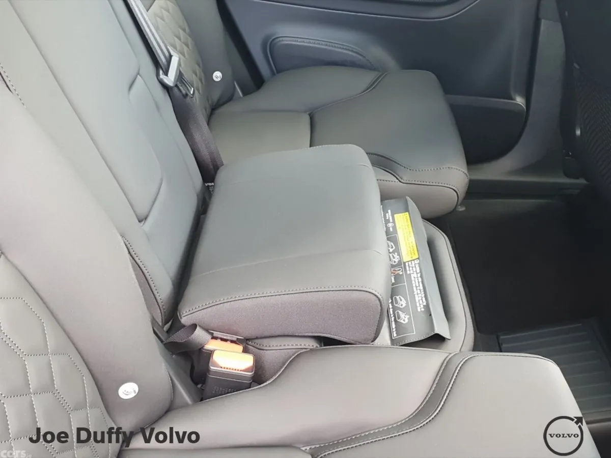 Volvo XC90 SUV, Petrol Plug-in Hybrid, 2026, Silver