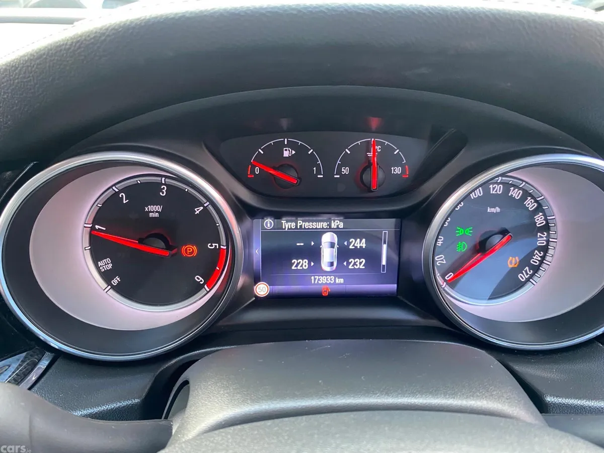 Opel Insignia Hatchback, Diesel, 2018, Blue