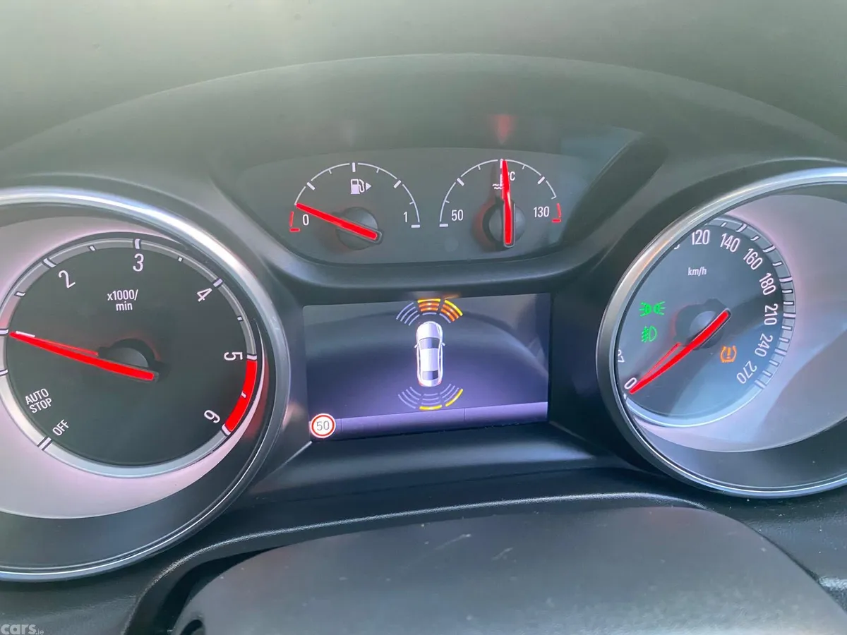 Opel Insignia Hatchback, Diesel, 2018, Blue