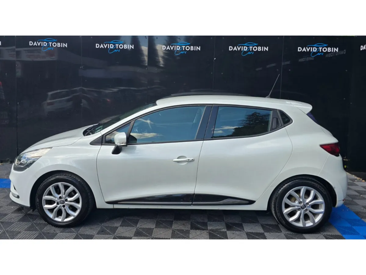 Renault Clio Hatchback, Petrol, 2019, White