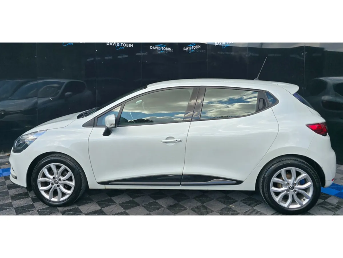 Renault Clio Hatchback, Petrol, 2019, White