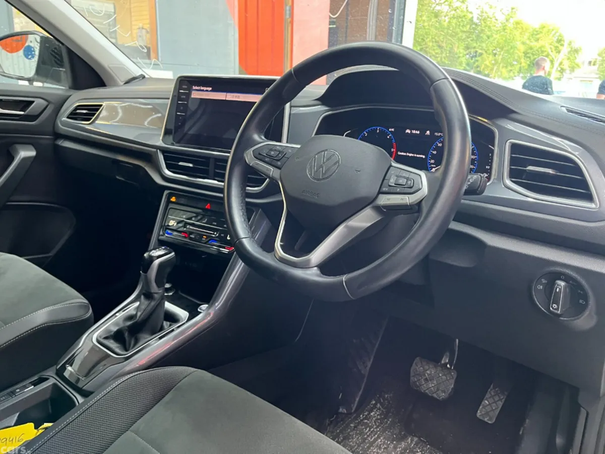 Volkswagen T-Roc SUV, Diesel, 2023, White