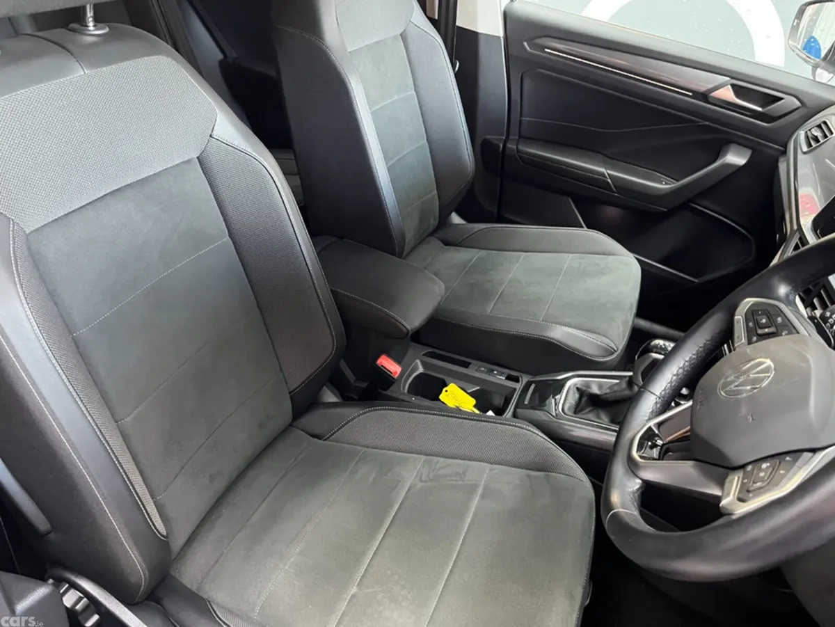 Volkswagen T-Roc SUV, Diesel, 2023, White