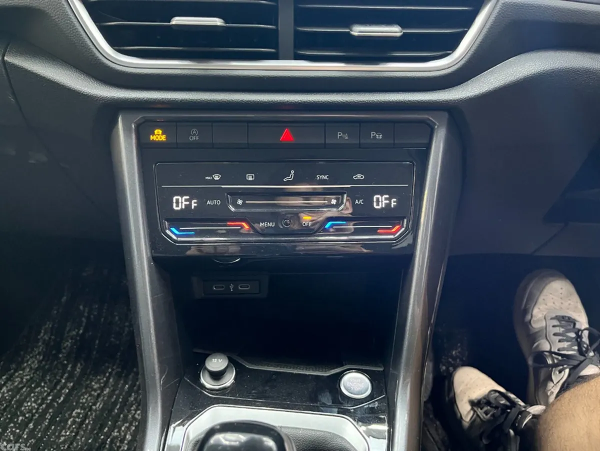 Volkswagen T-Roc SUV, Diesel, 2023, White
