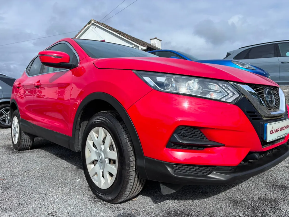 Nissan Qashqai SUV, Diesel, 2020, Red