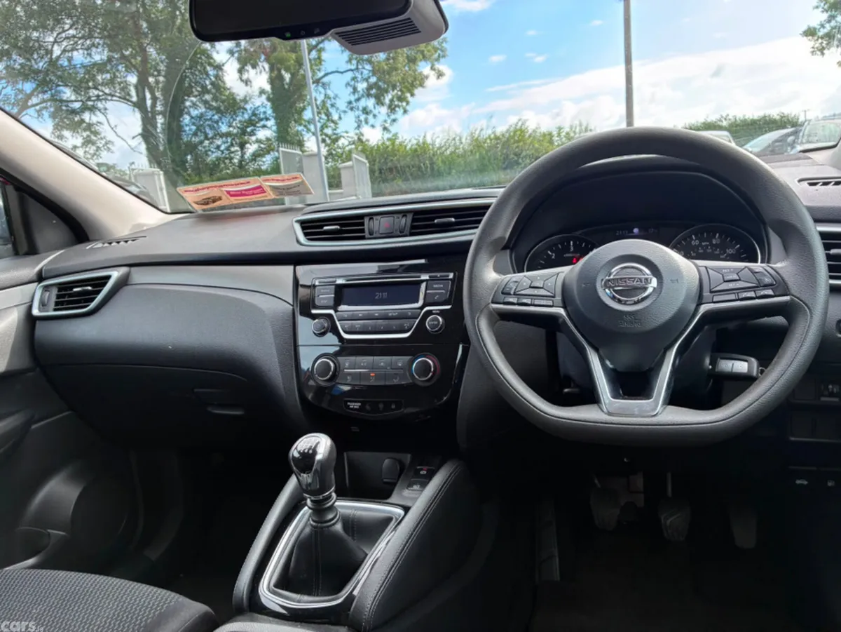 Nissan Qashqai SUV, Diesel, 2020, Red