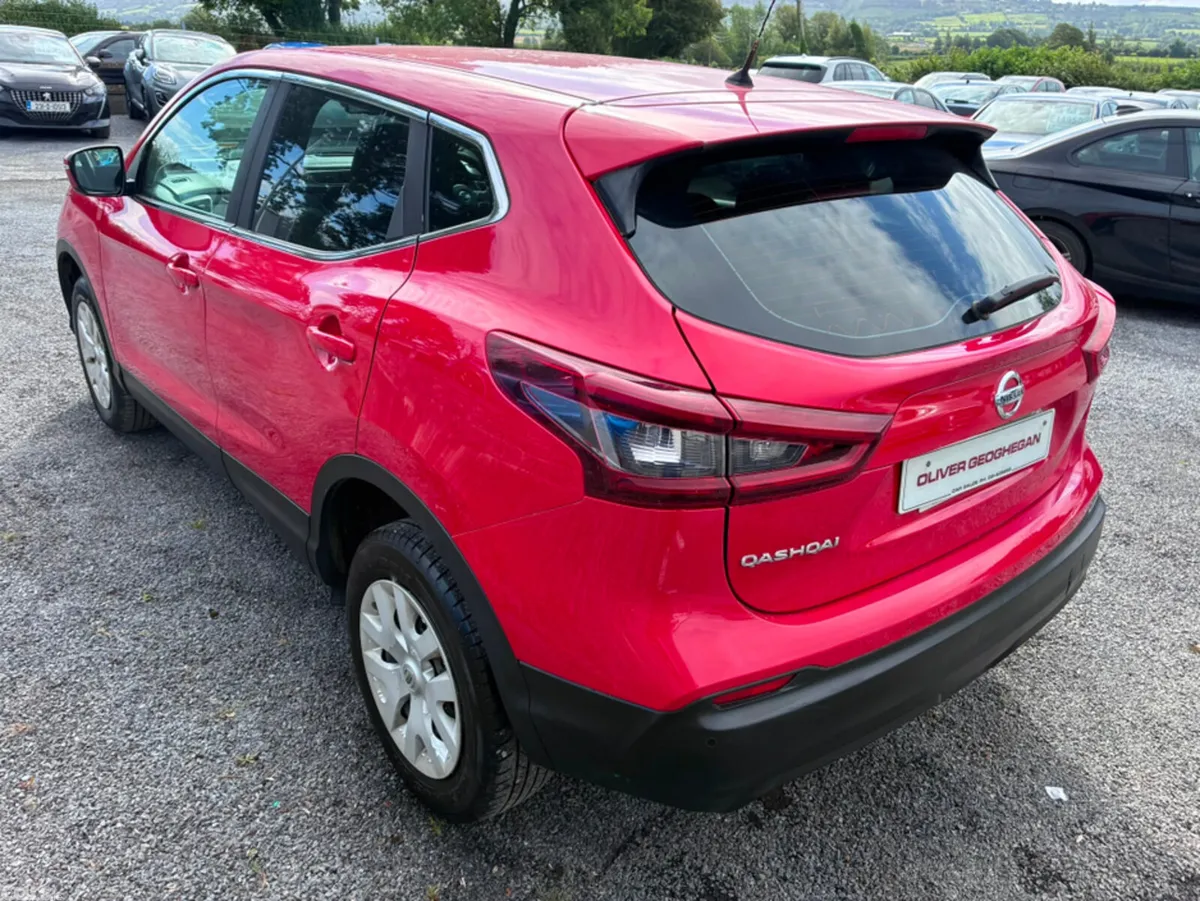Nissan Qashqai SUV, Diesel, 2020, Red